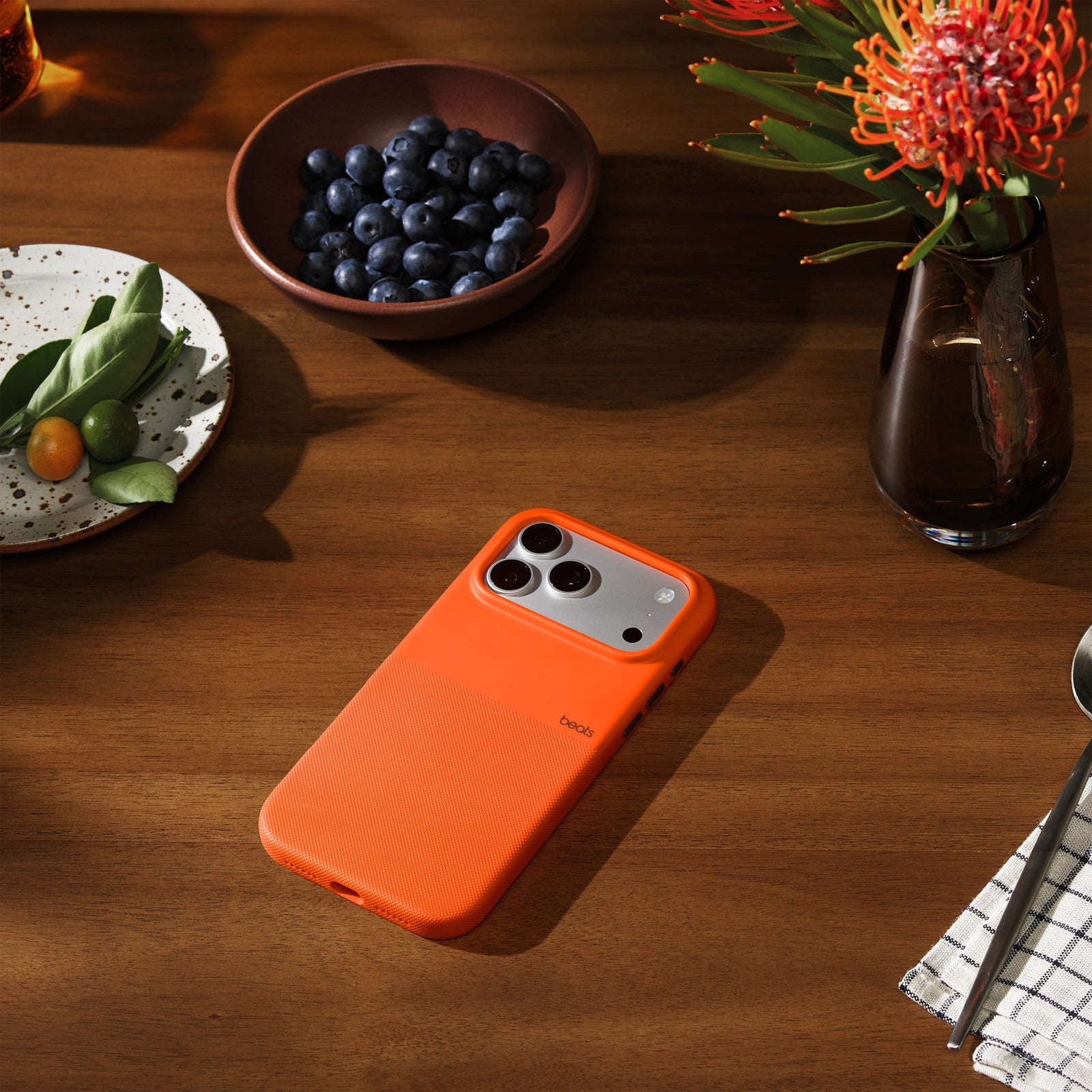 Husa iPhone 17 Pro Beats Rugged cu MagSafe,Sierra Orange